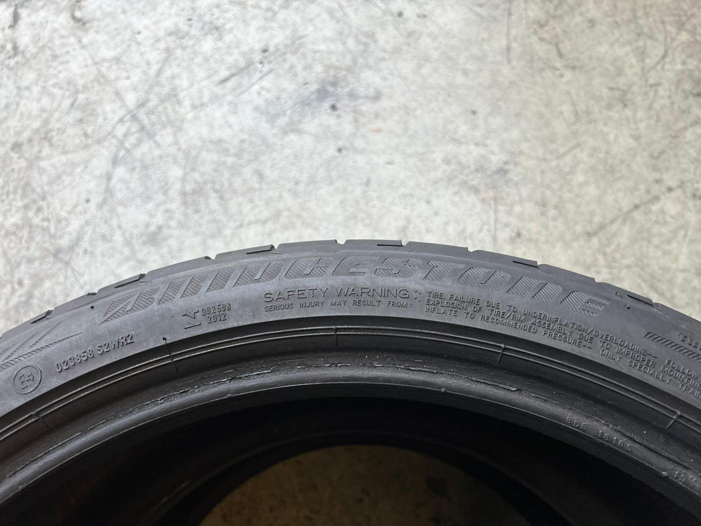 Usato: 2 Gomme 225/40R19 89Y Bridgestone Run Flat estive 85% residui