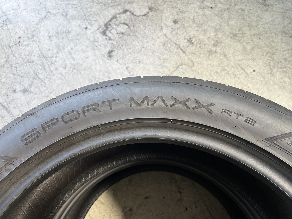 Usato: 2 Gomme 235/50R19 99V Dunlop Estive 80% residui