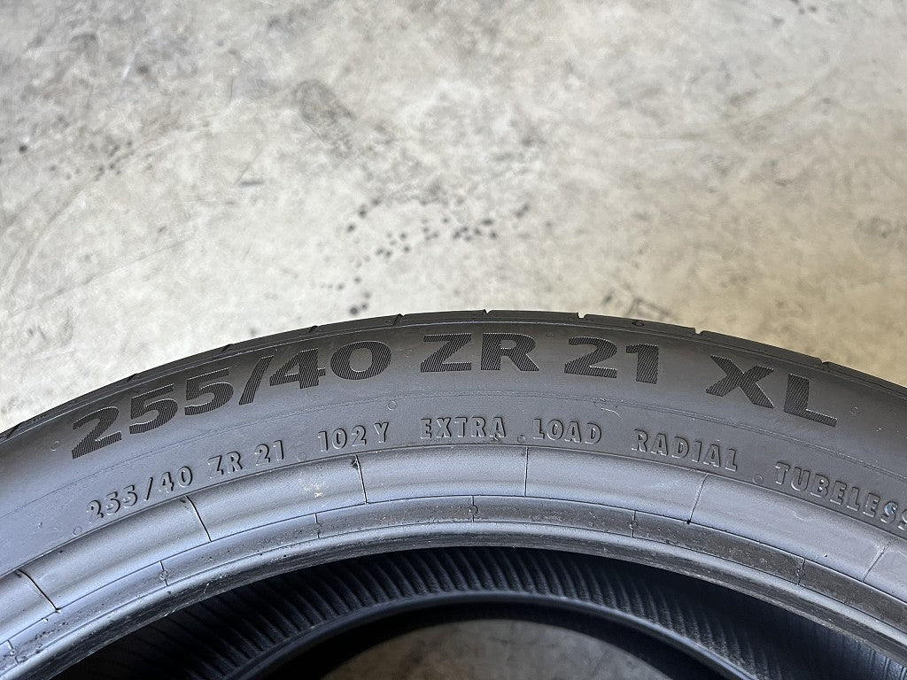 Usato: 2 Gomme 255/40R21 102Y Continental al 80% residui