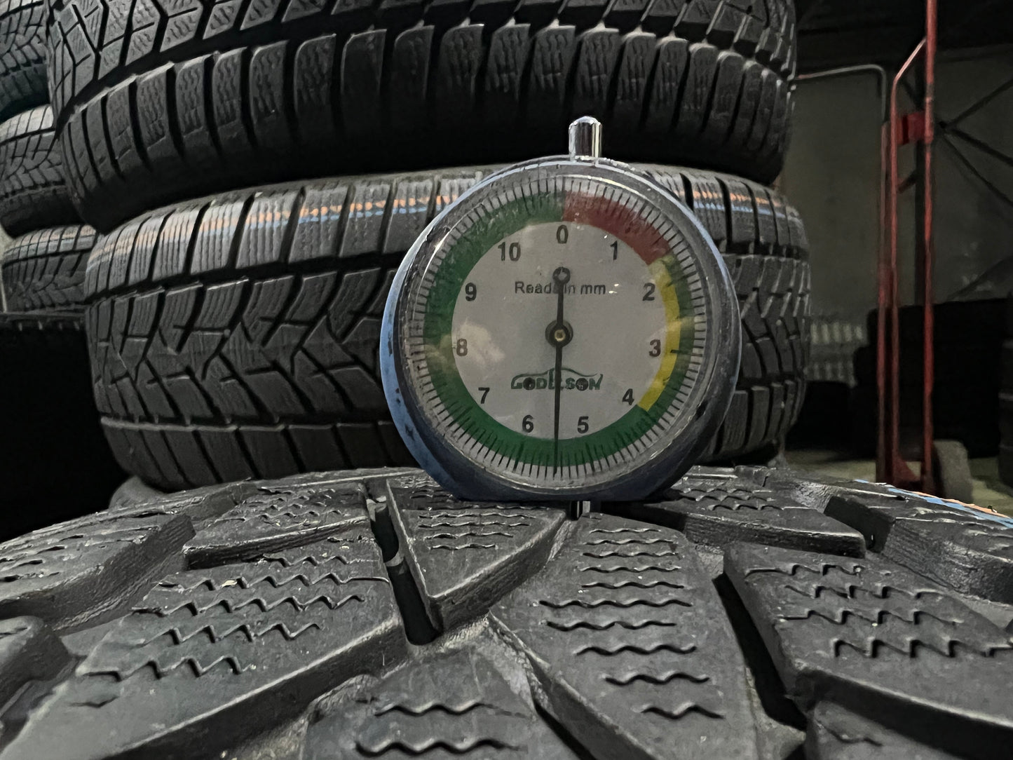 Usato: 2 Gomme 235/55R18 104H Dunlop invernali 85% residui