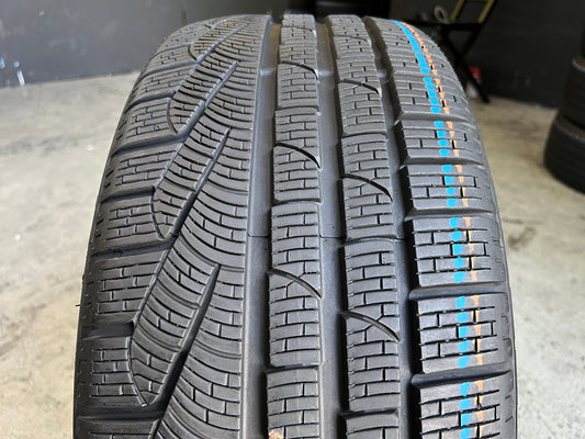 Usato: 01 Gomme 245/35R19 93V Pirelli invernali 100% residui DOT 2023