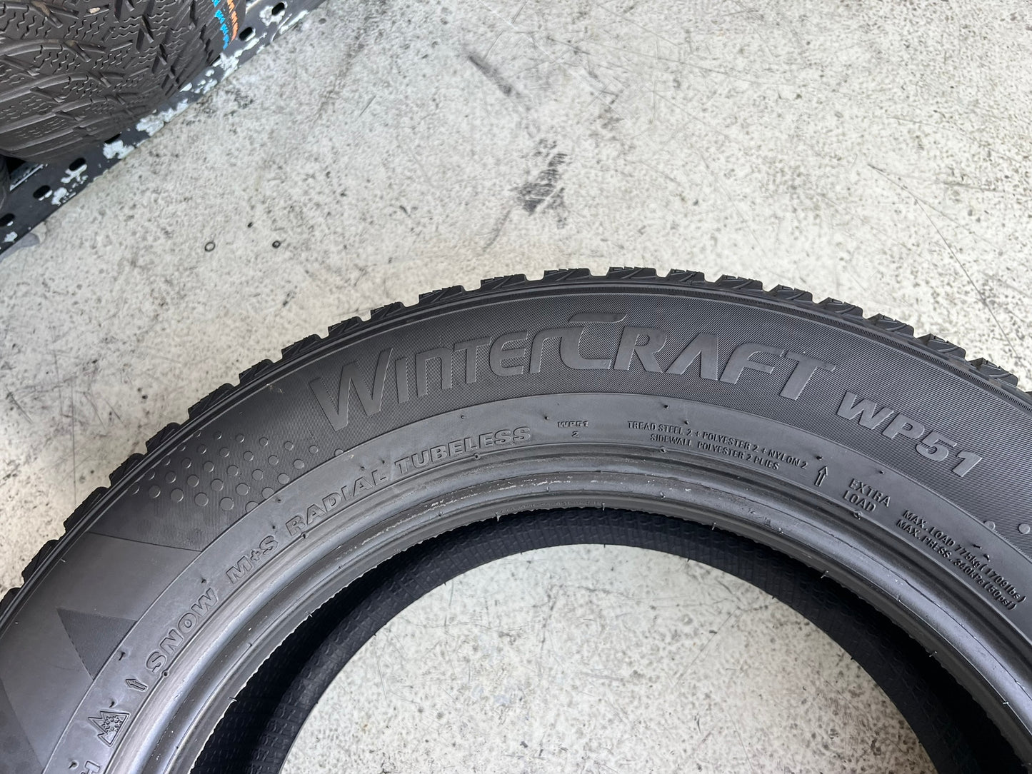 Usato: 4 Gomme 215/60R16 99V Kumho invernali 80% residui