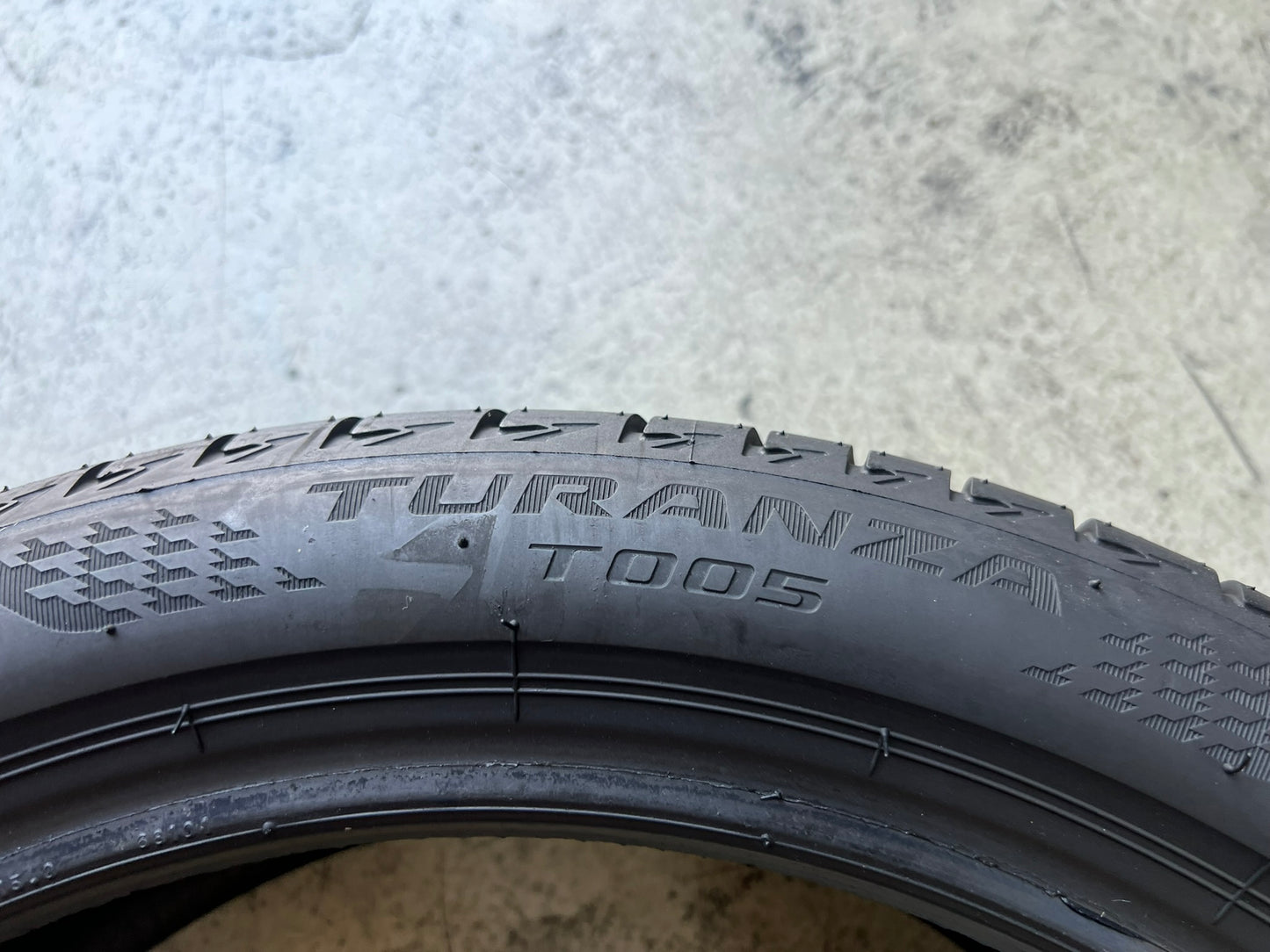 Usato: 1 Pneumatico 205/45R17 84V Bridgestone estivo 85% residui