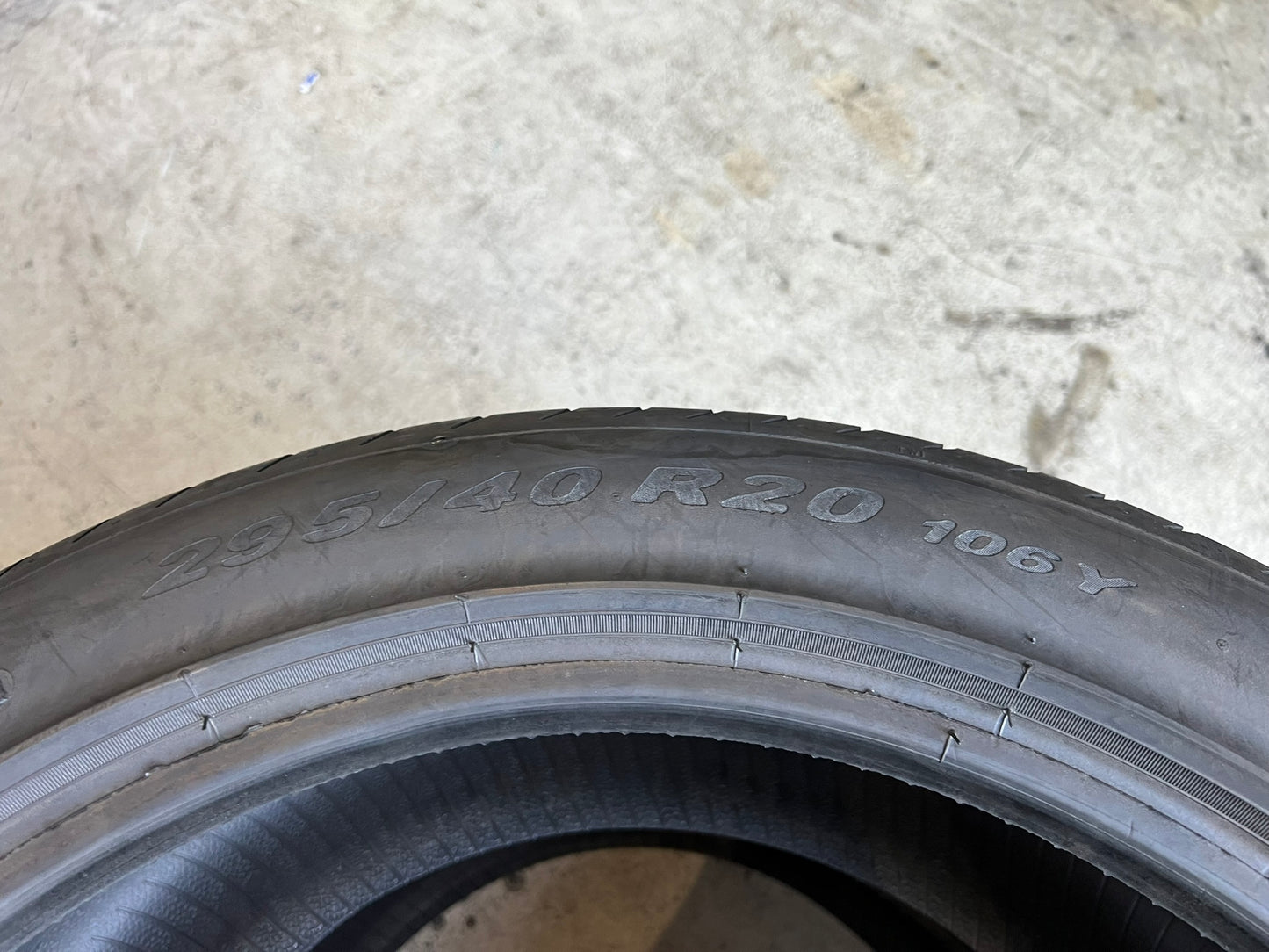 Usato: 2 Gomme 295/40R20 106Y Pirelli estivo 80% residui