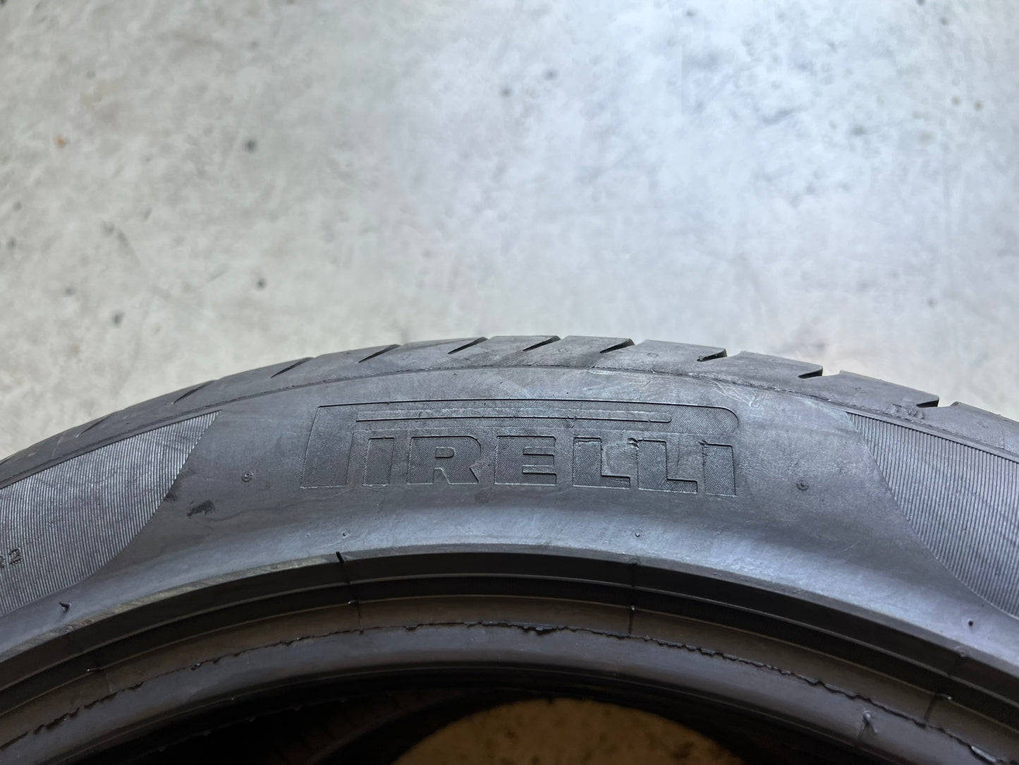 Usato: 2 Gomme 295/40R20 106Y Pirelli estivo 80% residui