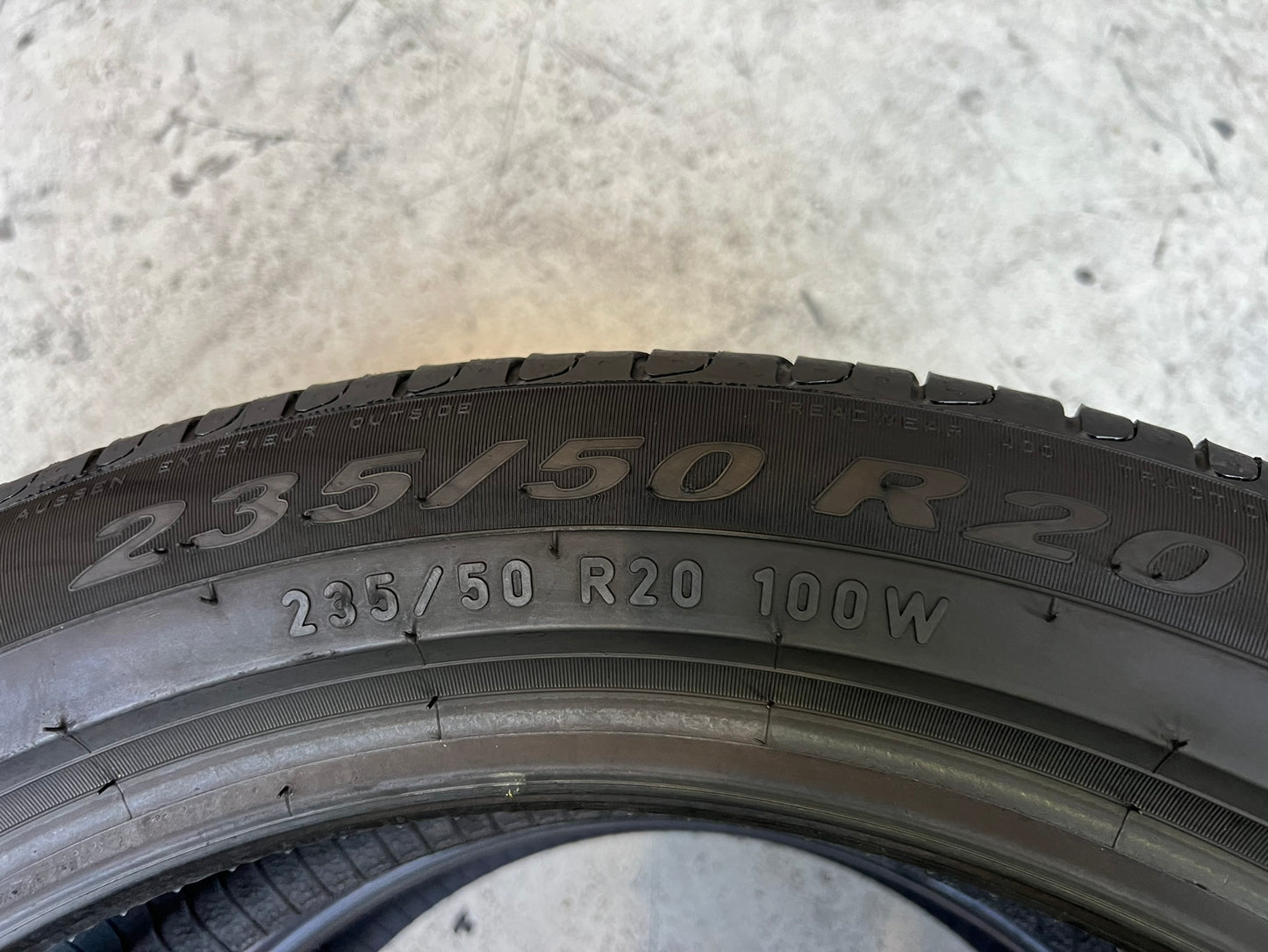 Usato: 2 Gomme 235/50R20 100W Pirelli estive 95% residui