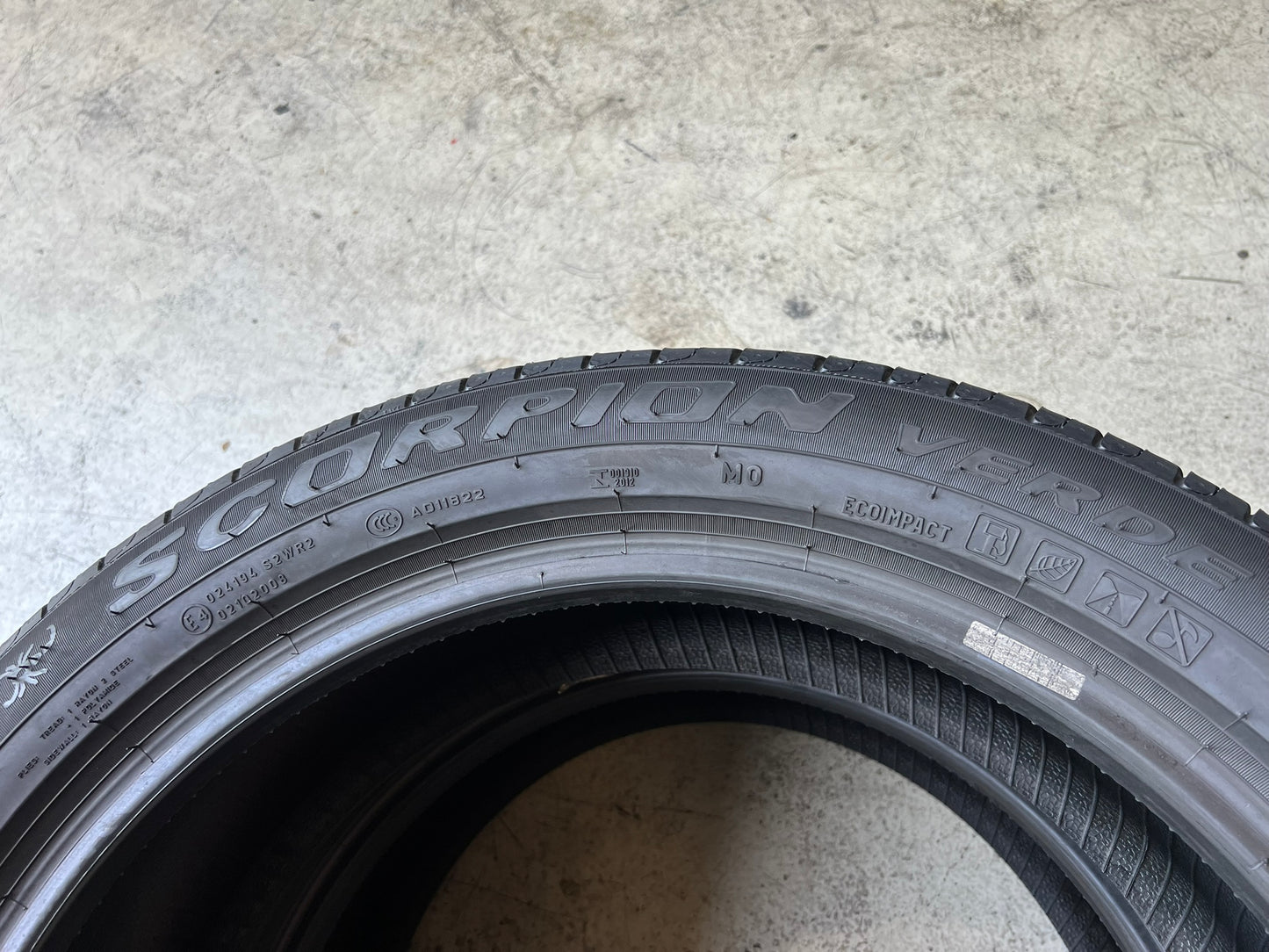 Usato: 2 Gomme 235/50R20 100W Pirelli estive 95% residui