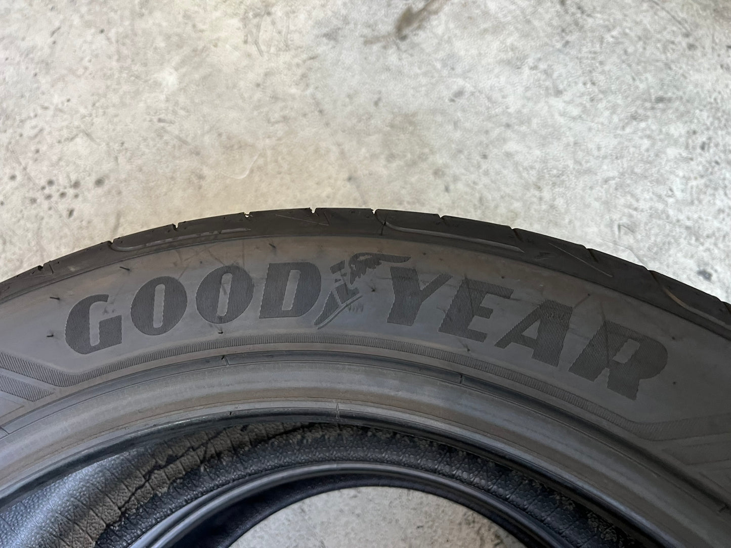 Usato: 2 Gomme 265/45R20 104Y Goodyear estive 90% residui