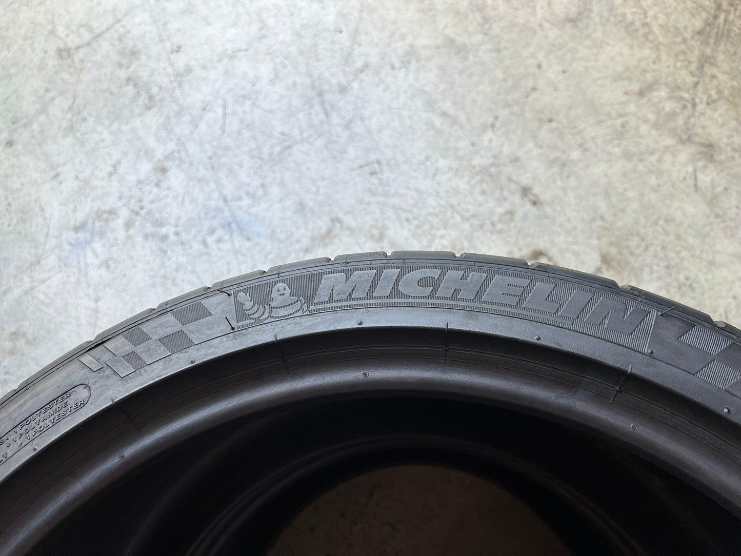 Usato: 2 Gomme 305/30R20 103Y XL Michelin Estive 85% residui