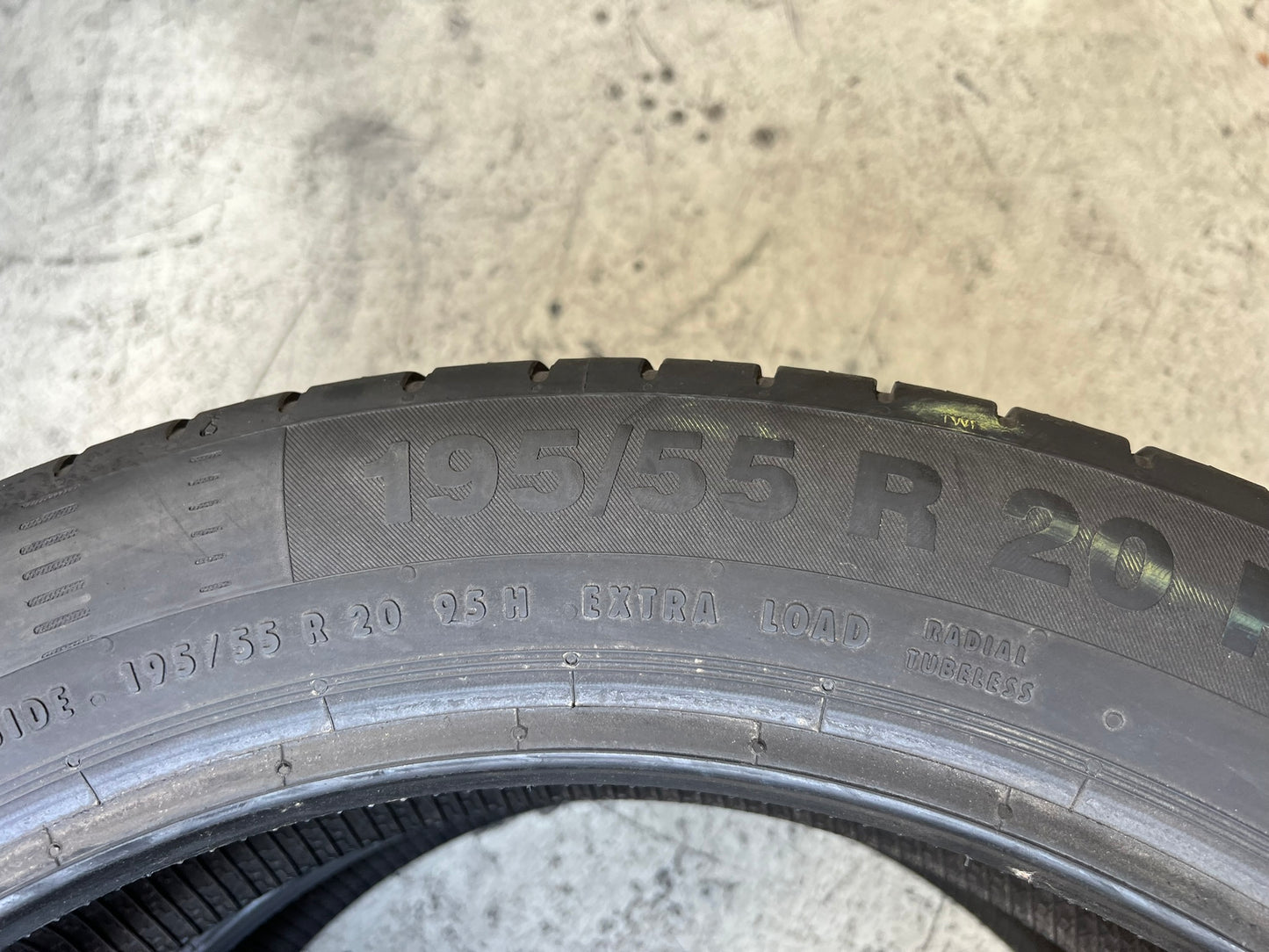 Usato: 2 Gomme 195/55R20 95H XL Continental Estive 90% residui