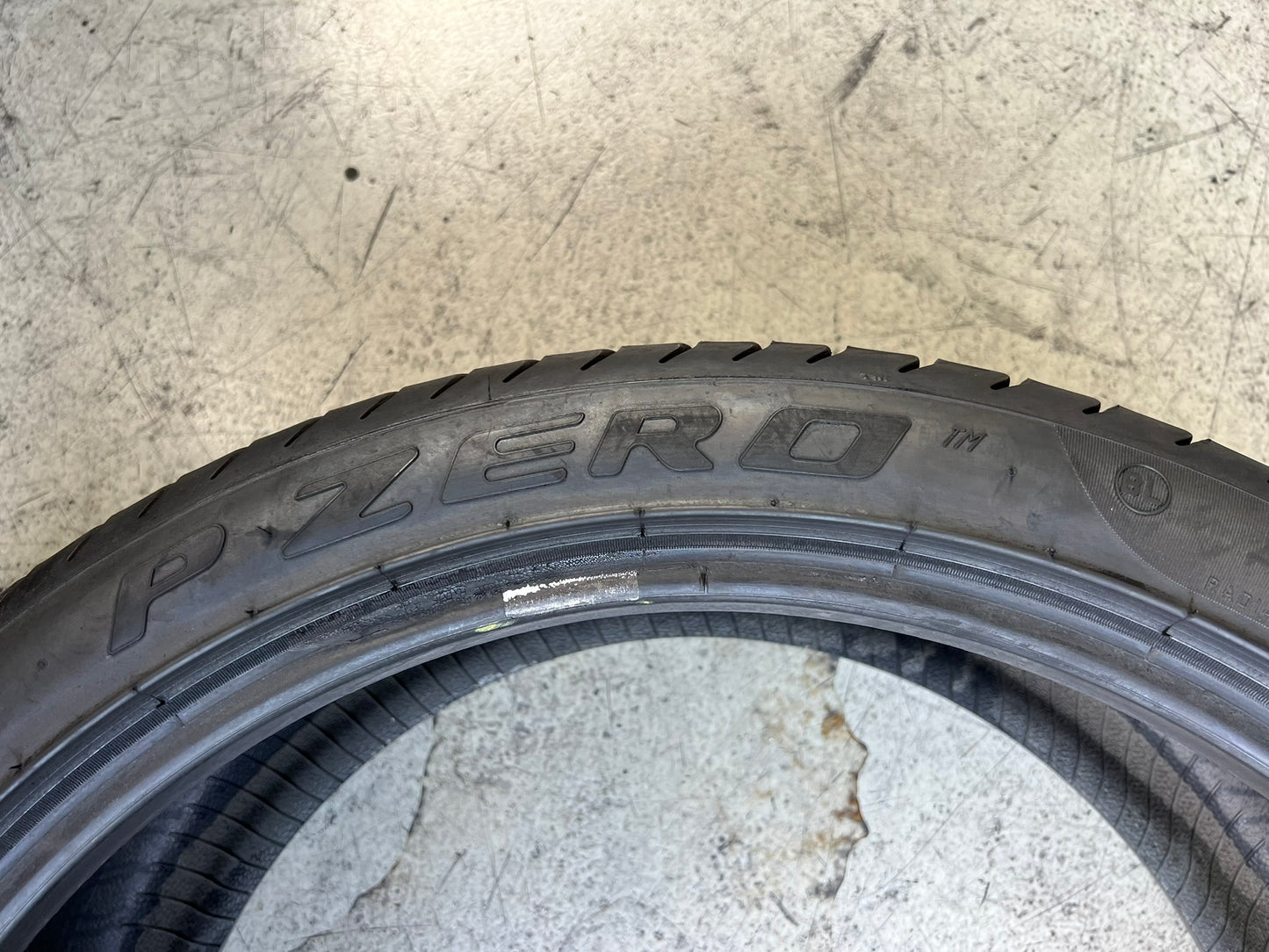 Usato: 2 Gomme 275/35R21 103Y XL Pirelli estive 90% residui