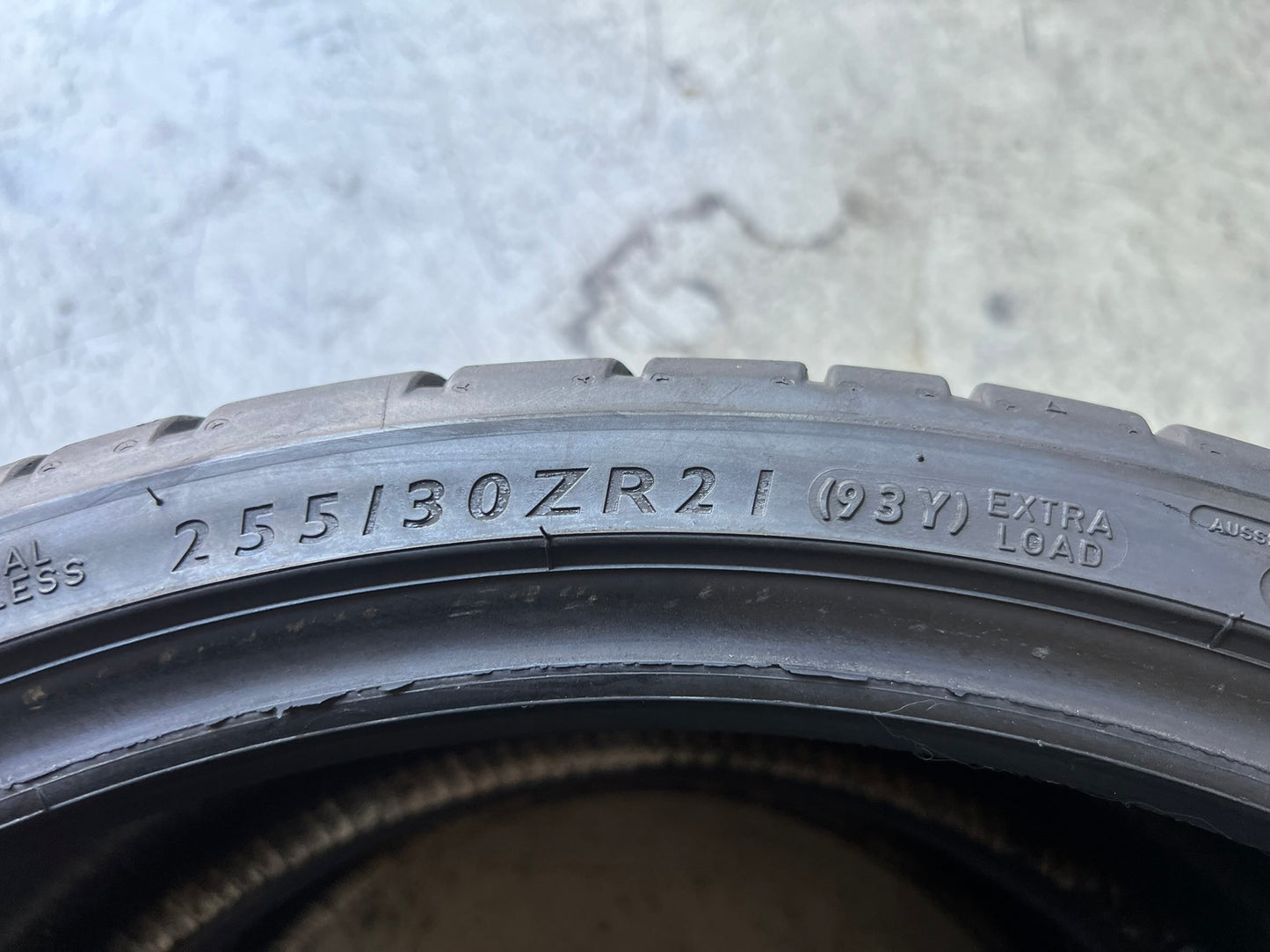 Usato: 2 Gomme 255/30R21 93Y XL Dunlop estive 90% residui - Estivo