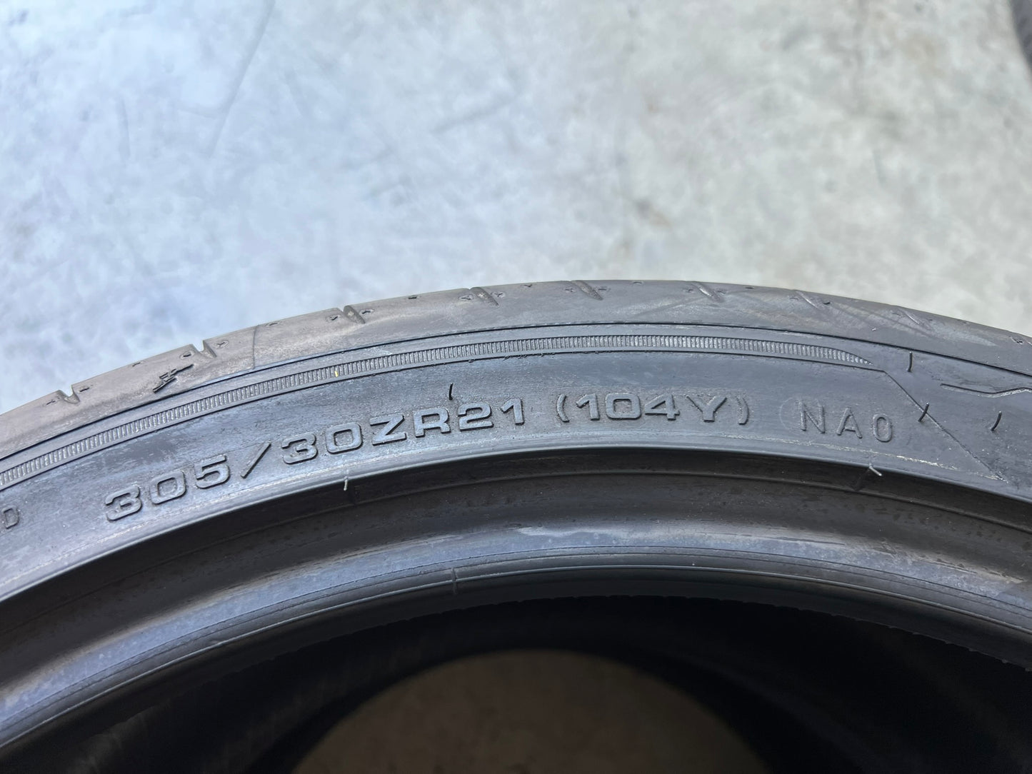 Usato: 2 Gomme 305/30R21 104Y XL Goodyear estive 90% residui