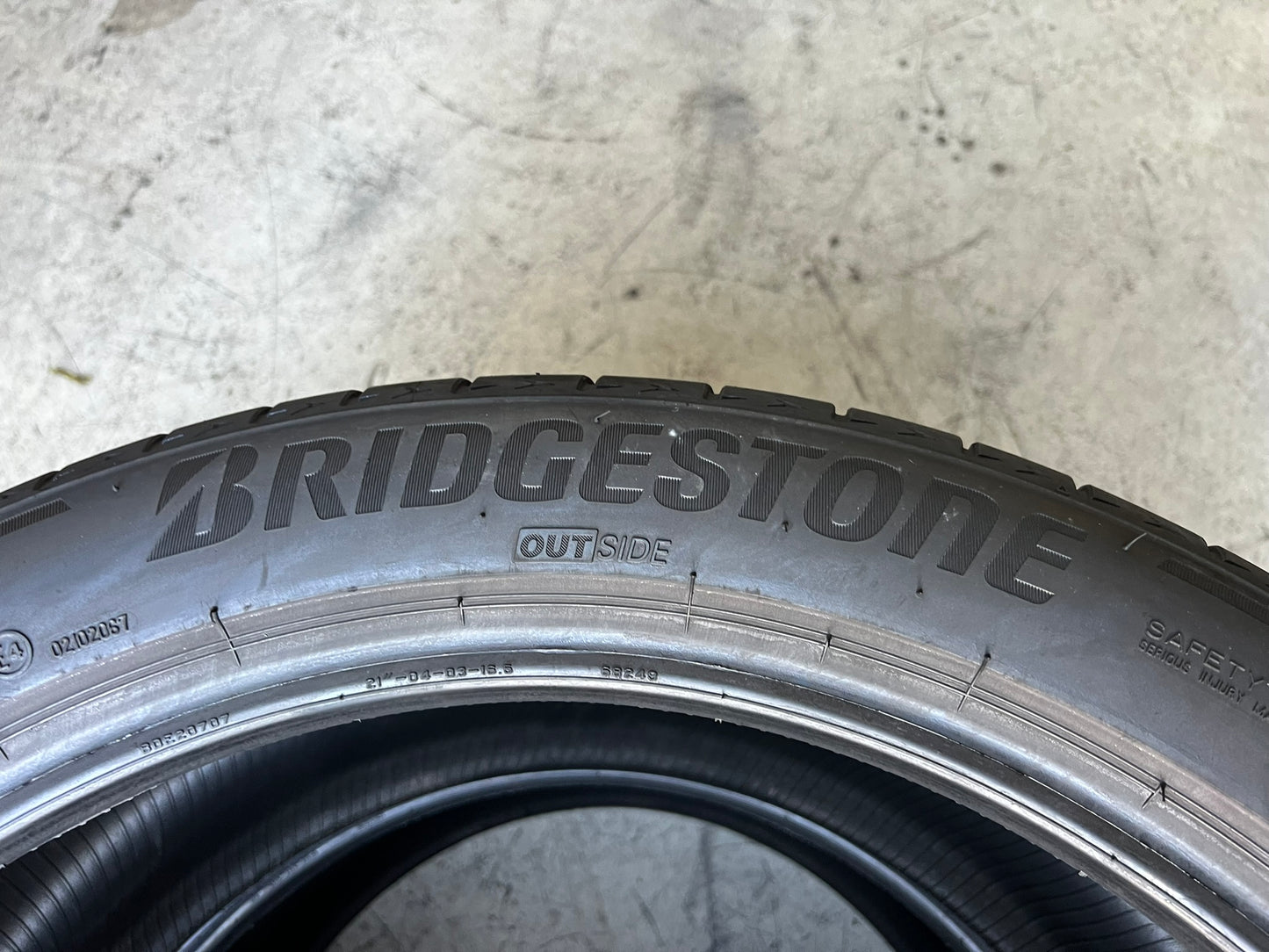 Usato: 2 Gomme 285/40R21 109H Bridgestone estive 85% residui