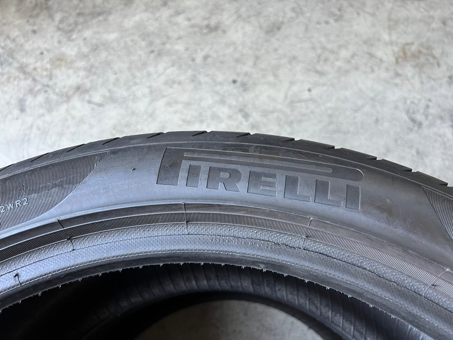 Usato: 2 Gomme 295/35R21 107Y XL Pirelli estive 85% residui