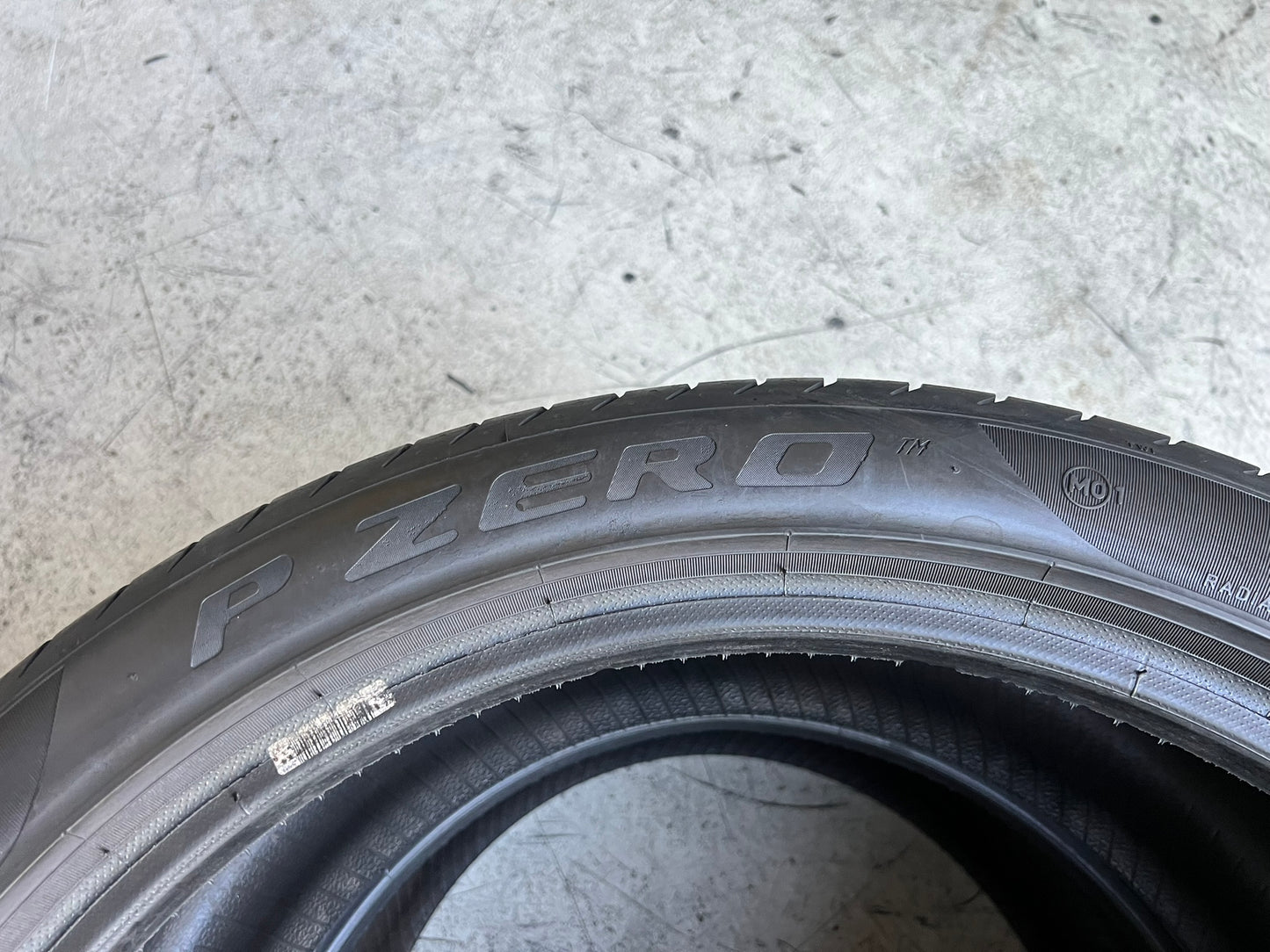 Usato: 2 Gomme 295/35R21 107Y XL Pirelli estive 85% residui