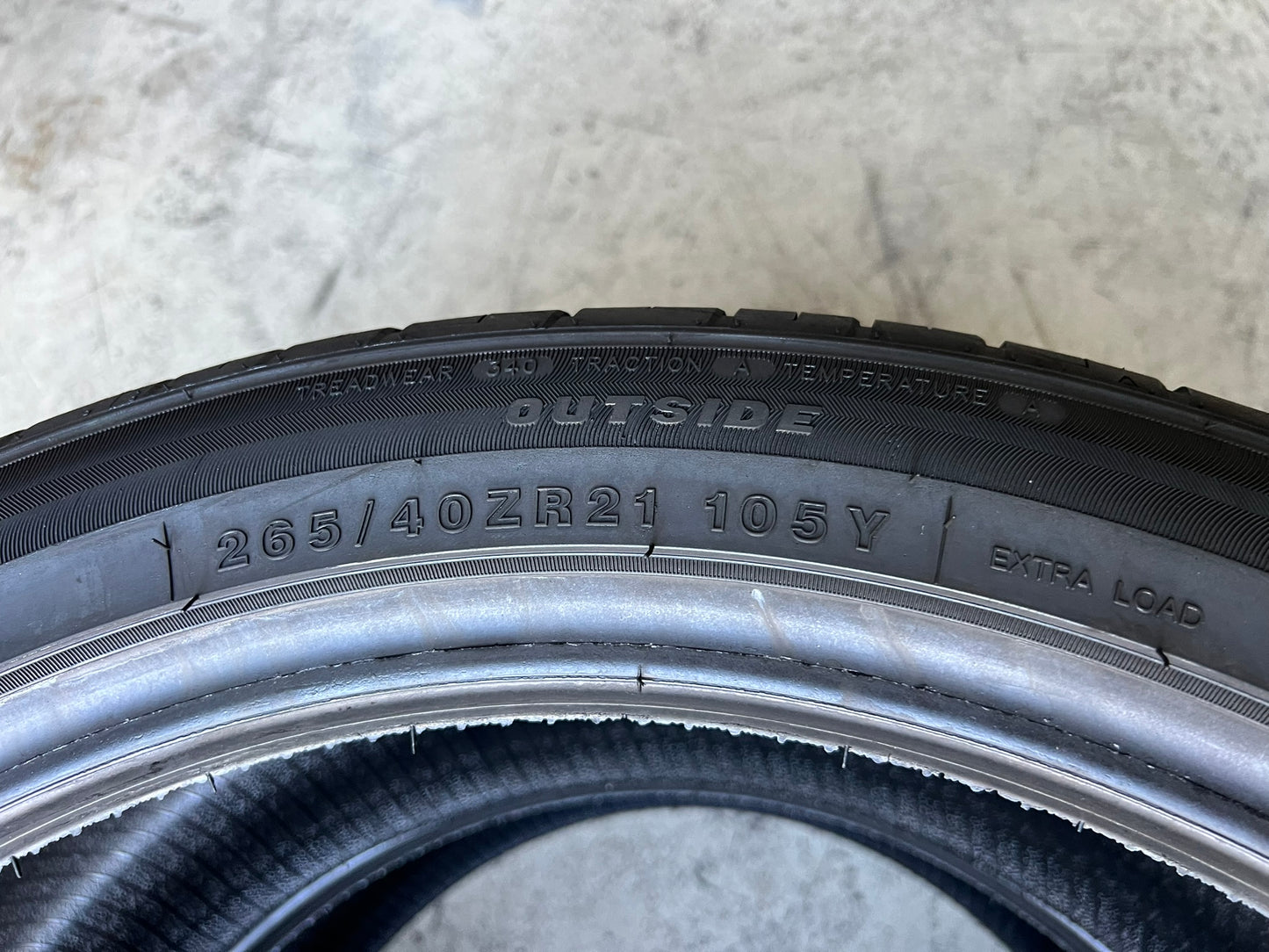 Usato: 2 Gomme 265/40R21 105Y XL Minerva estivo 90% residui