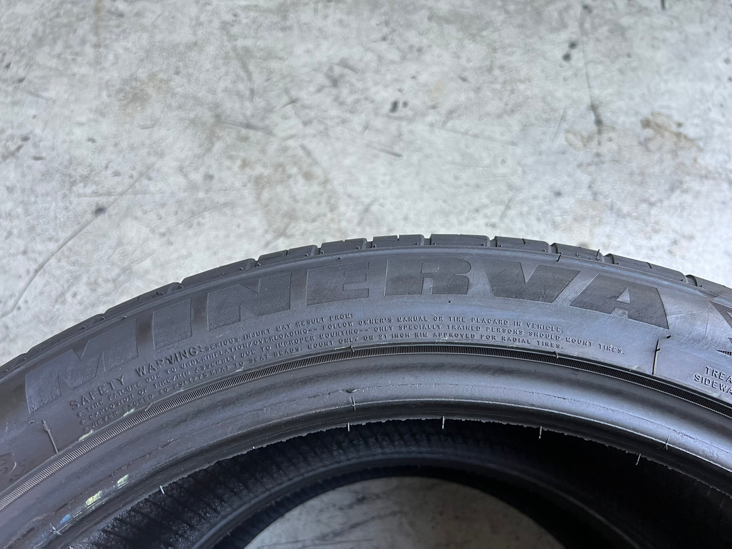 Usato: 2 Gomme 265/40R21 105Y XL Minerva estivo 90% residui