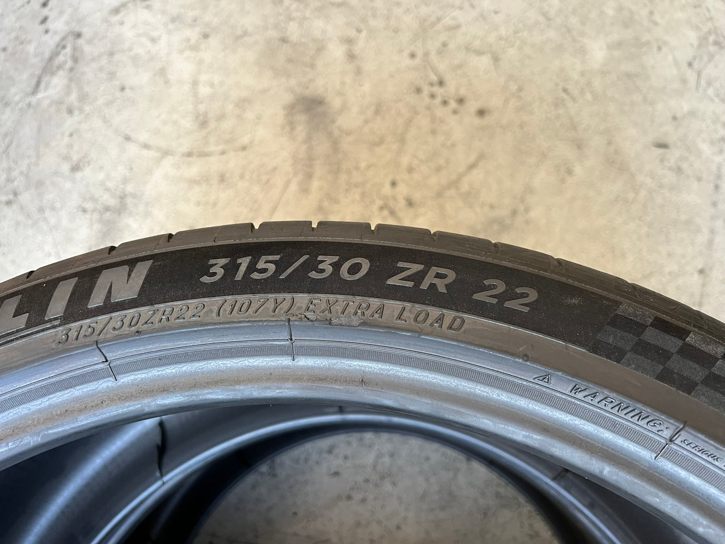 Usato: 2 Gomme 315/30R22 107Y XL Michelin estive 80% residui