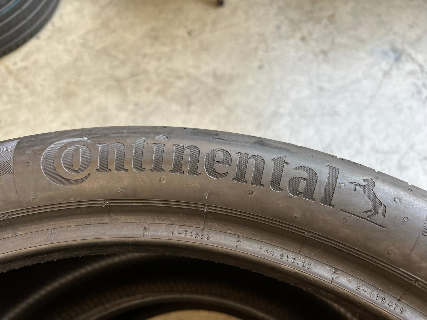 Usato: 2 Gomme 315/30R22 107Y XL Continental estive 90% residui