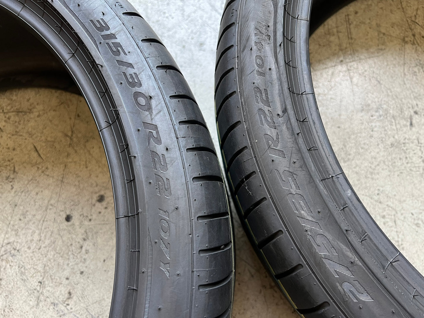 Usato: 4 Gomme x2 315/30R22 e x2 275/35R22 Pirelli estive 85% residui DOT: 2023