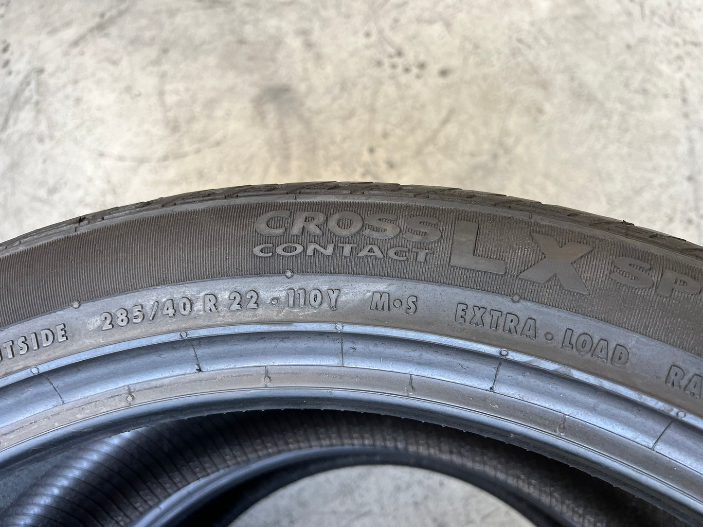 Usato: 2 Gomme 285/40R22 110Y XL Continental 4 Stagioni 90% residui