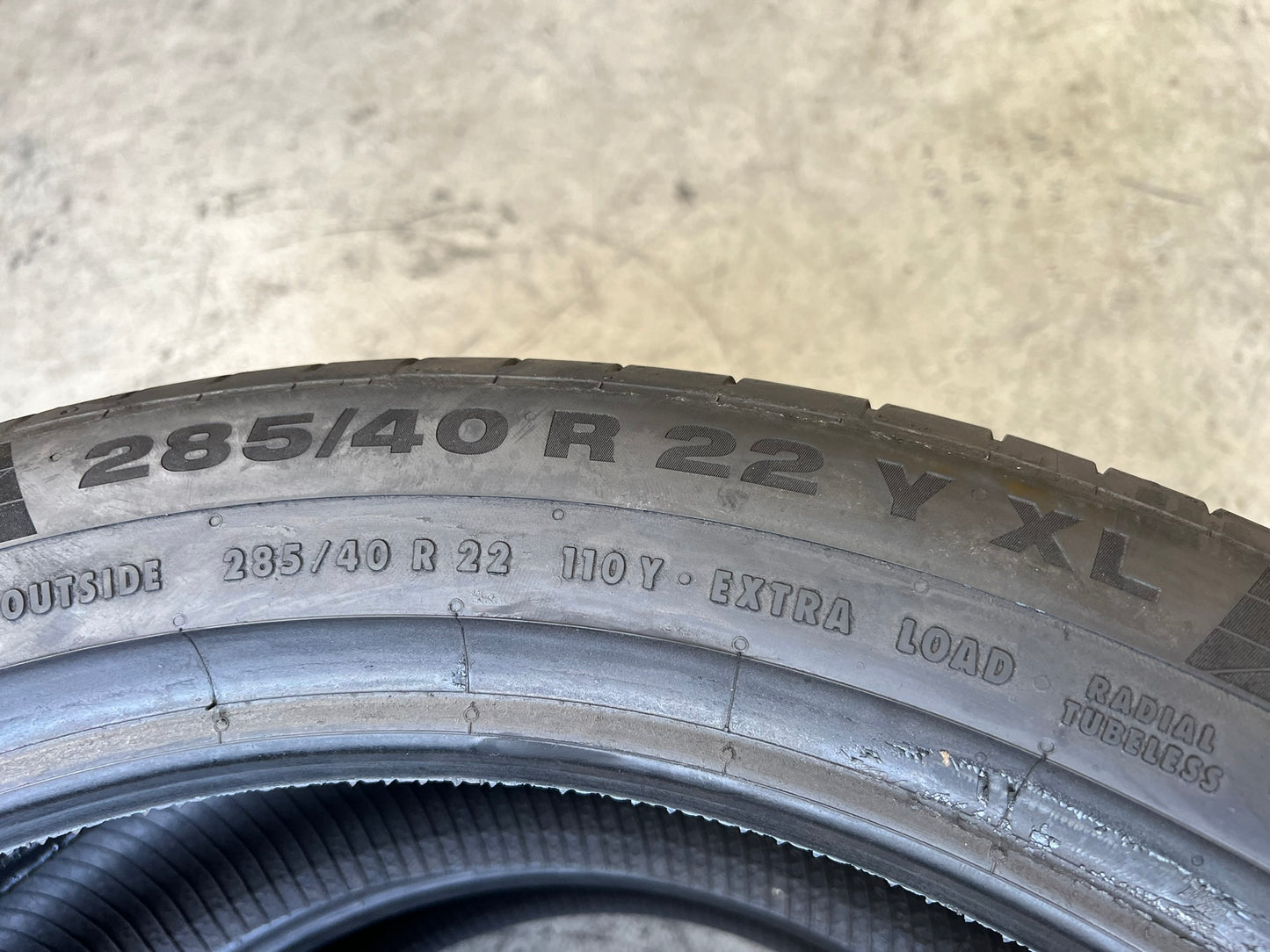 Usato: 2 Gomme 285/40R22 110Y XL Continental estive 90% residui