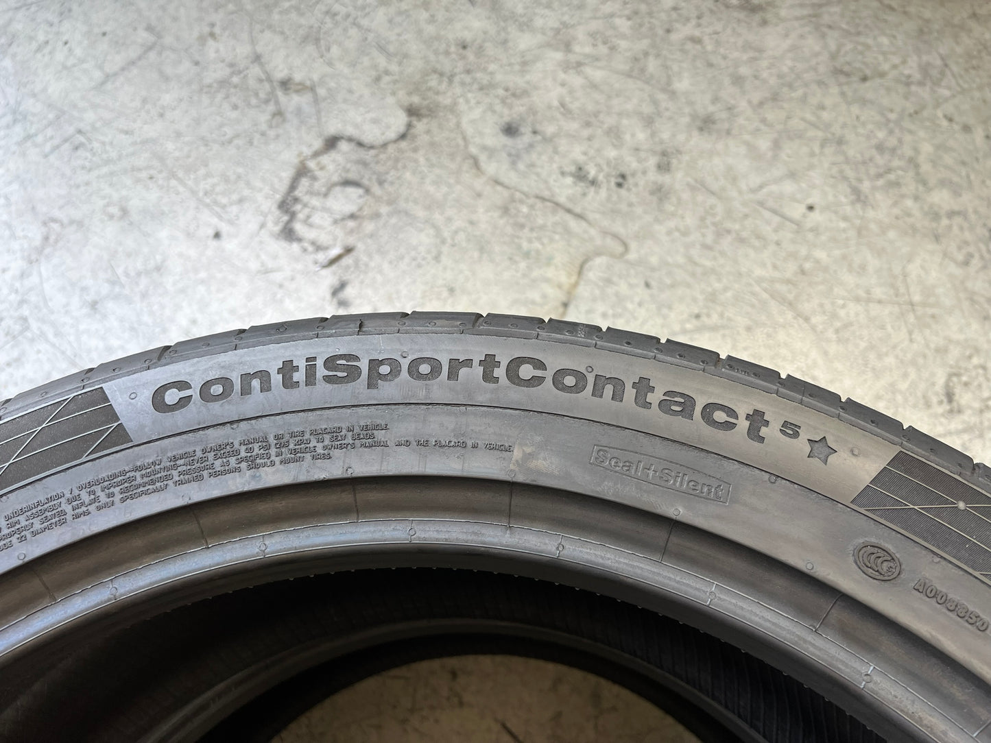 Usato: 2 Gomme 255/45R22 107Y XL Continental estive 90% residui