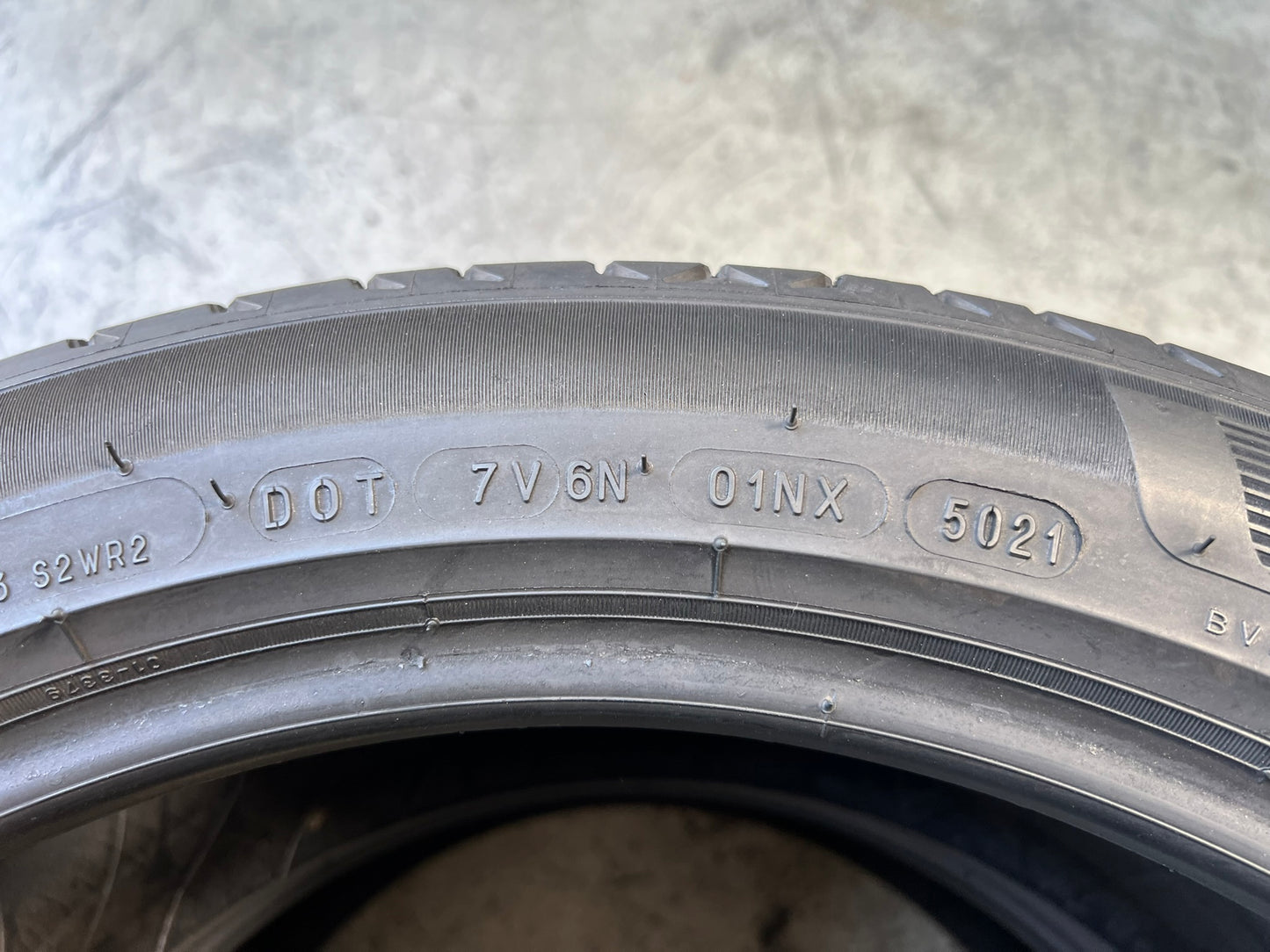 Usato: 2 Gomme 235/45R19 99W Michelin estive 95% residui