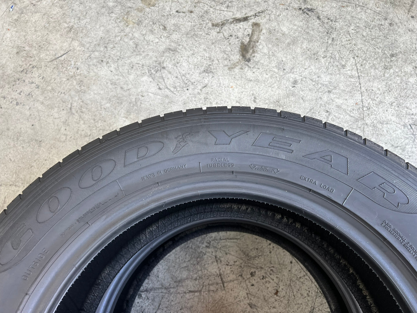 Usato: 2 Gomme 235/60R18 107V XL Goodyear estive 95% residui