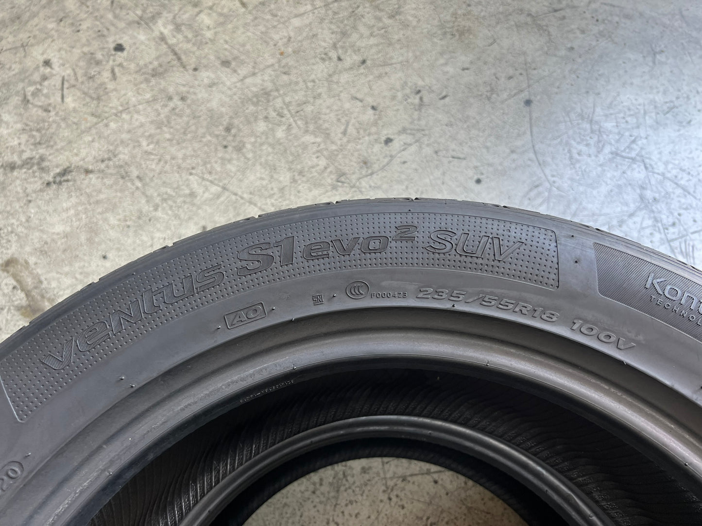 Usato: 2 Gomme 235/55R18 100V Hankook estivo 90% residui - Estivo