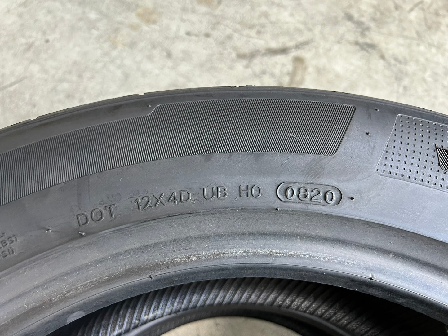 Usato: 2 Gomme 235/55R18 100V Hankook estivo 90% residui - Estivo