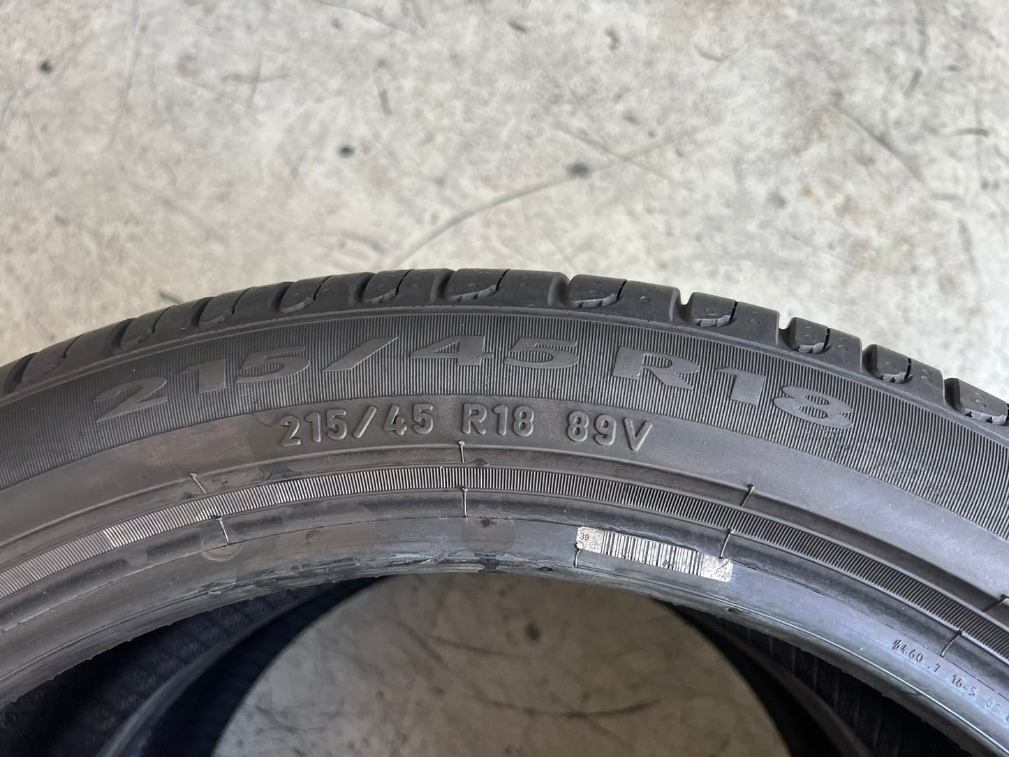 Usato: 2 Gomme 215/45R18 89V Pirelli estive 85% residui