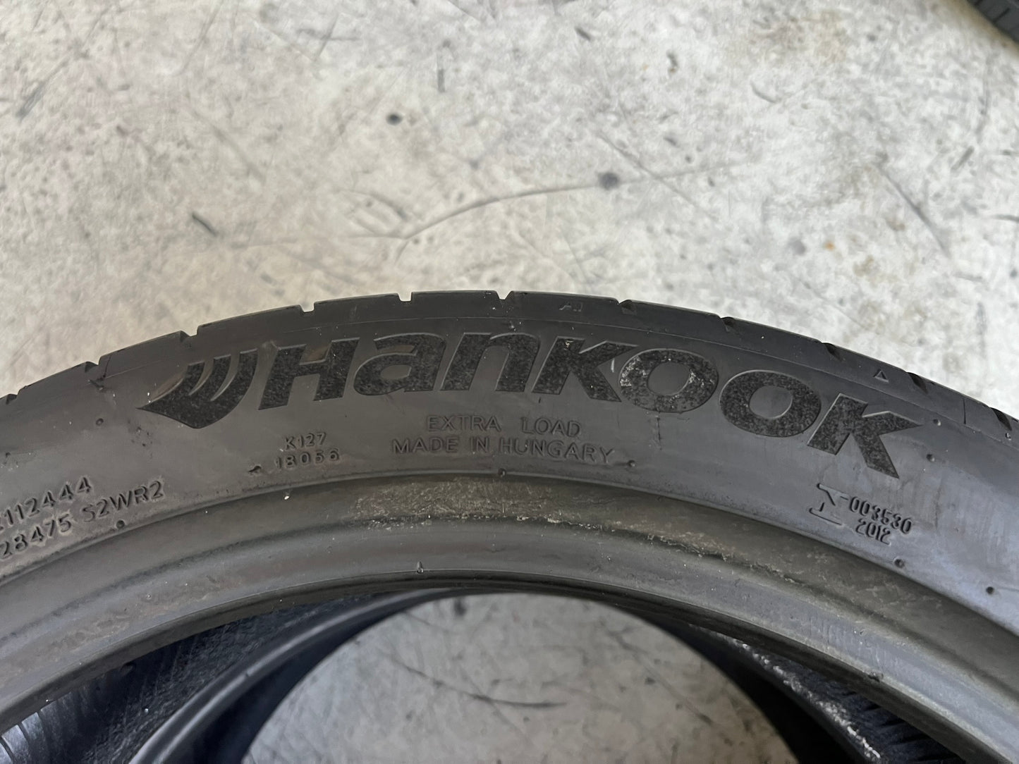 Usato: 2 Gomme 215/45R18 93W XL Hankook estive 85% residui