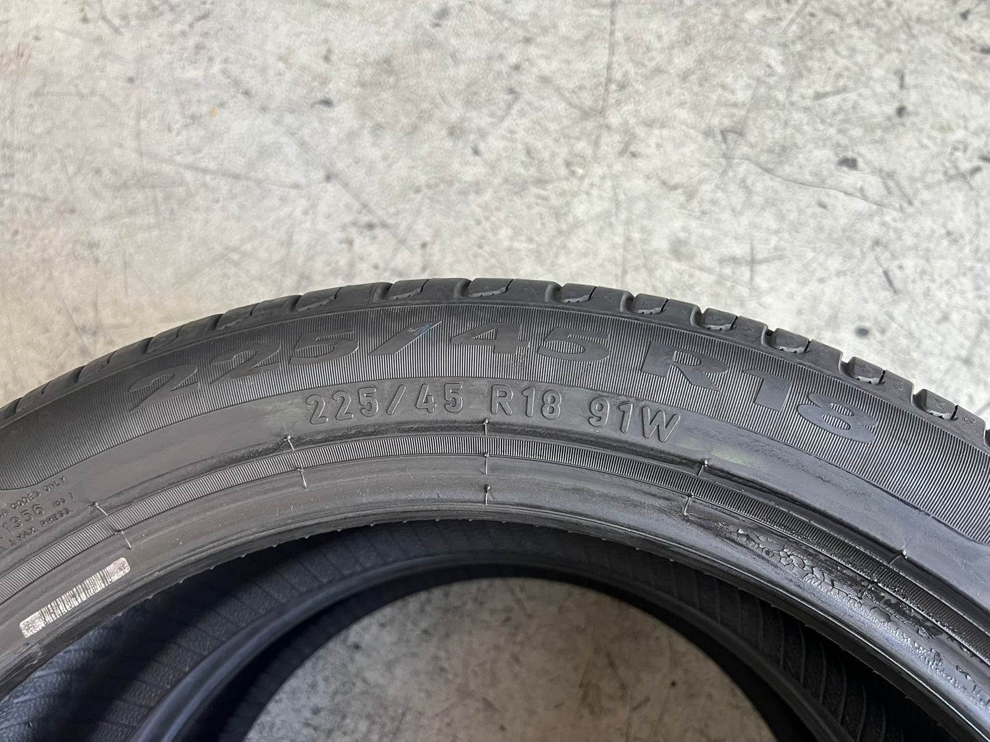 Usato: 2 Gomme 225/45R18 91W Pirelli estive 80% residui