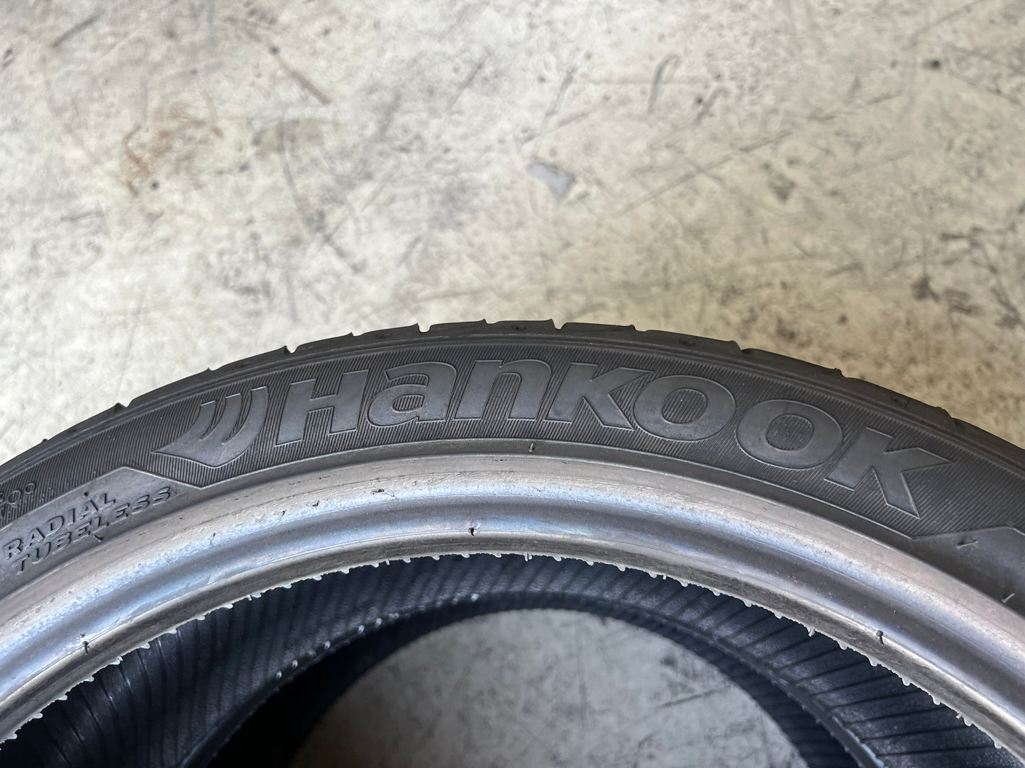 Usato: 2 Gomme 225/40R18 88Y Hankook RFT estive 85% residui