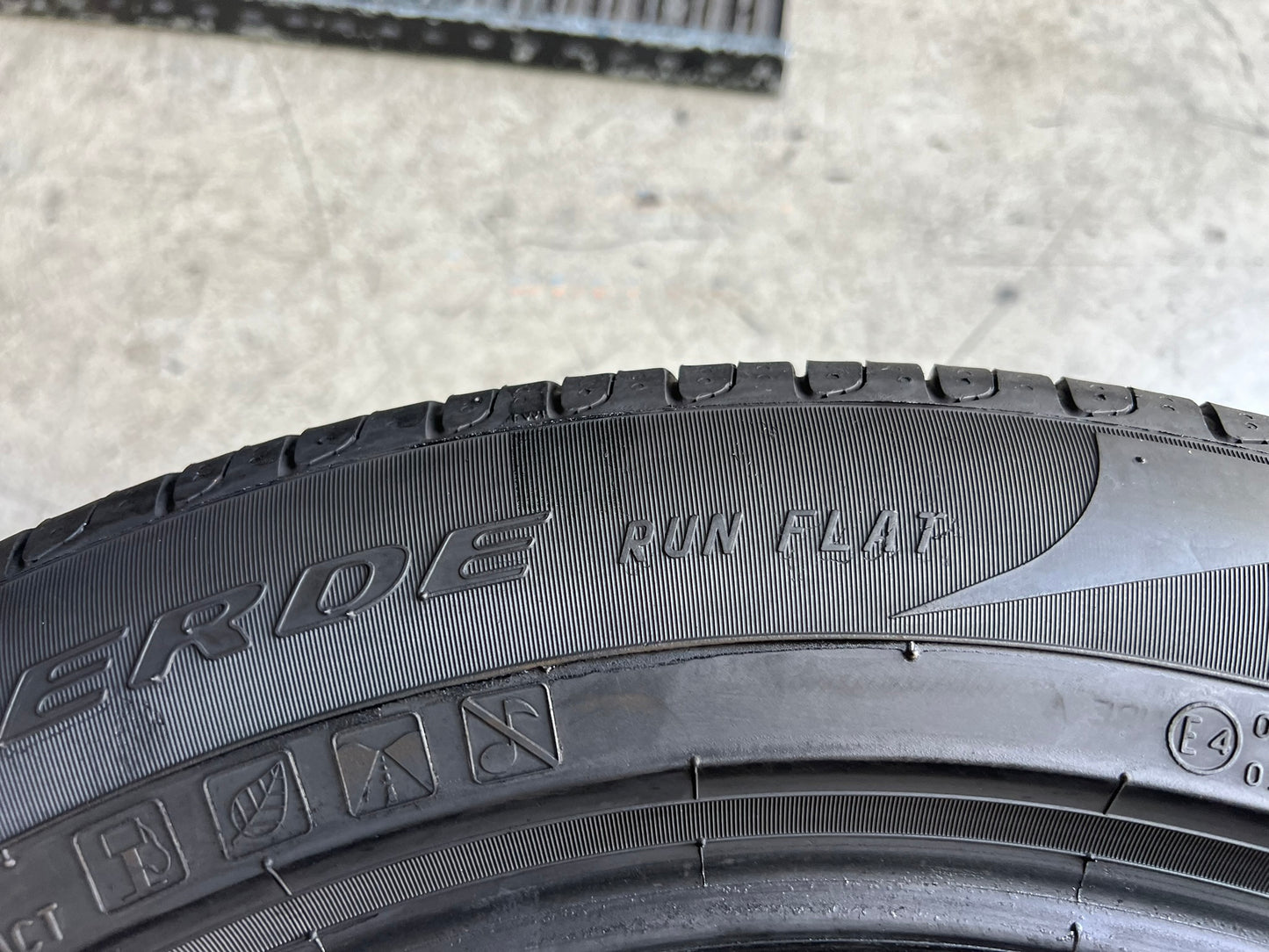 Usato: 2 Gomme 235/55R19 101V Pirelli RFT estive 85% residui