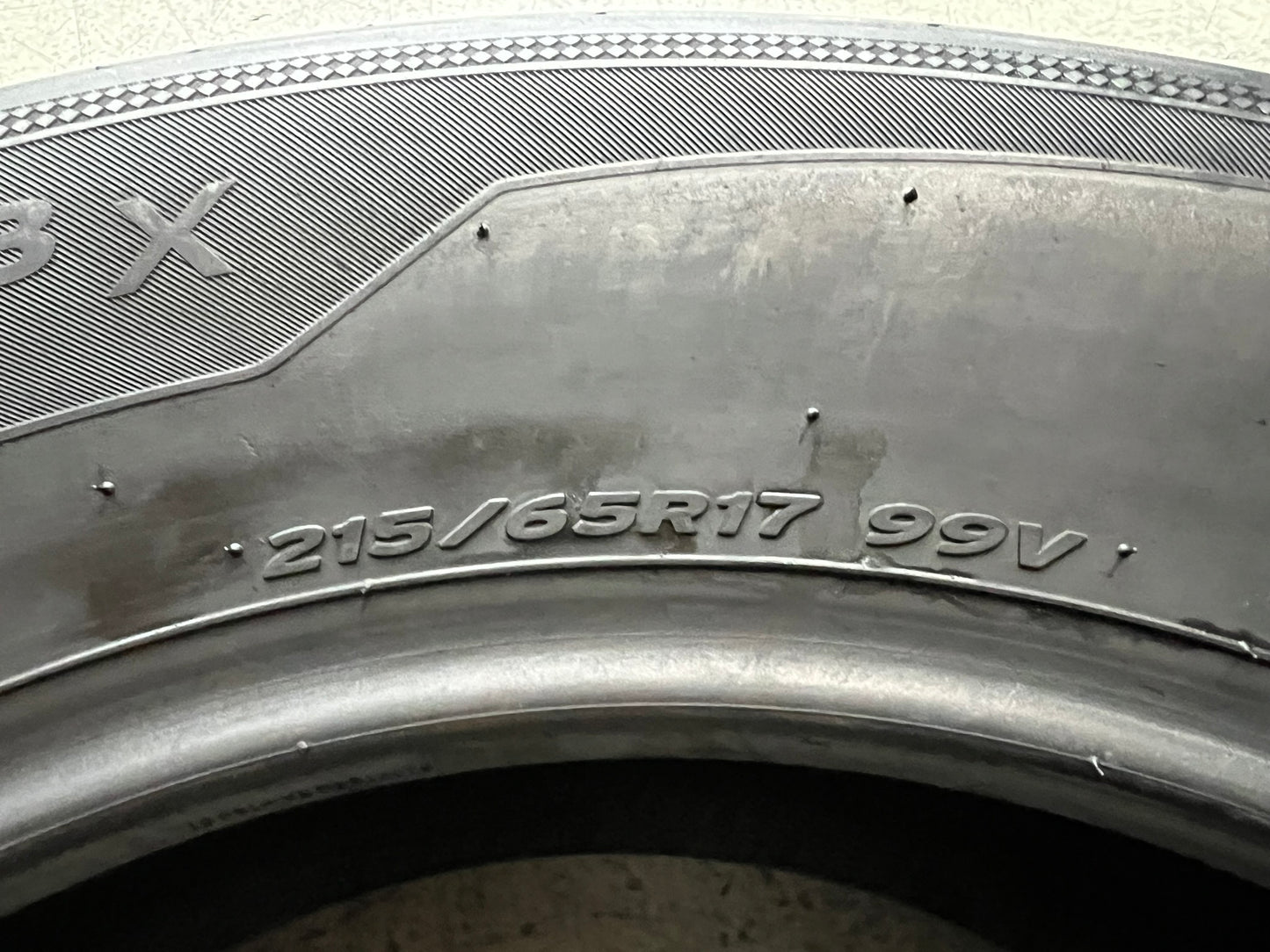 Usato: 2 Gomme 215/65R17 99V Hankook estive 80% residui