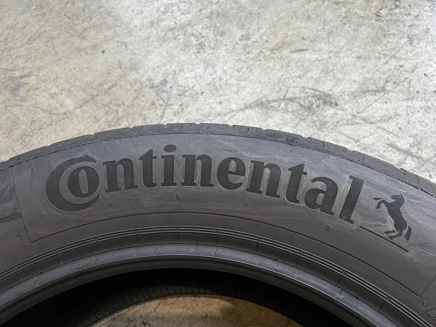 Usato: 4 Gomme 225/60R18 104V XL Continental estive 80% residui