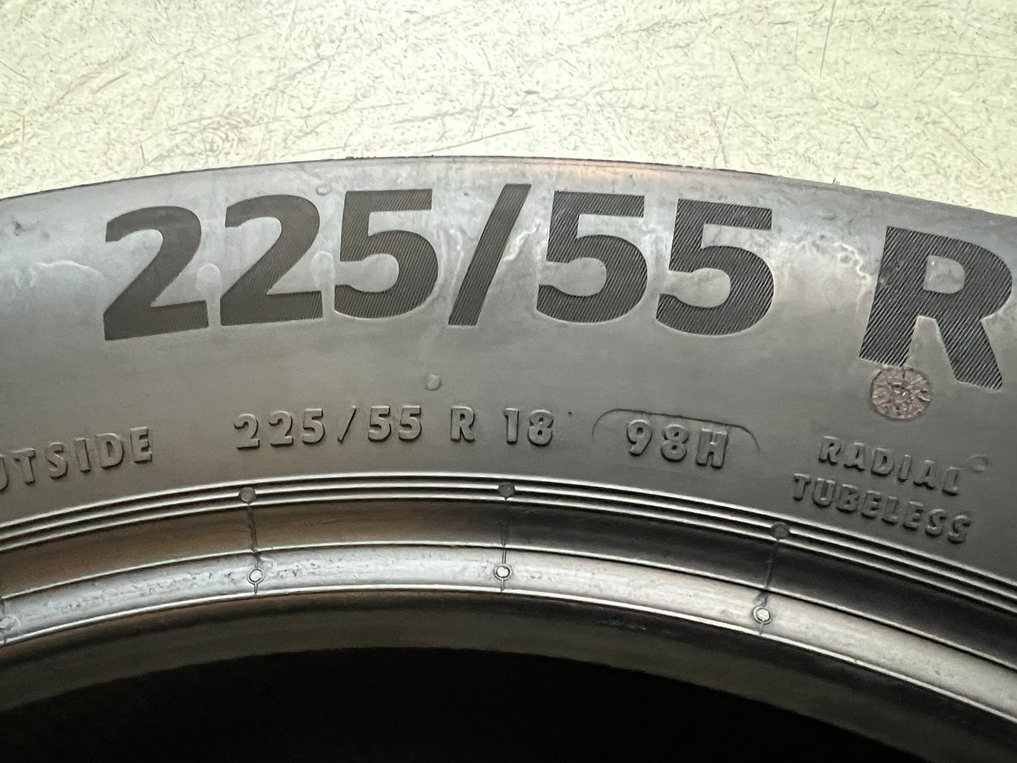 Usato: 4 Gomme 225/55R18 98H Contiental estive 80/95% residui