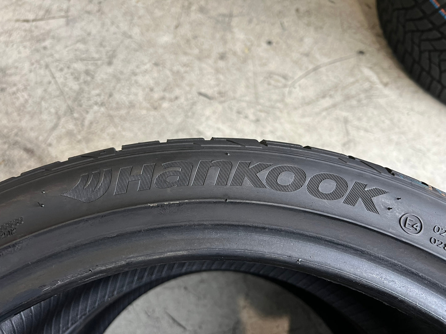 Usato: 2 Gomme 225/40R18 92Y XL Hankook estive 80% residui