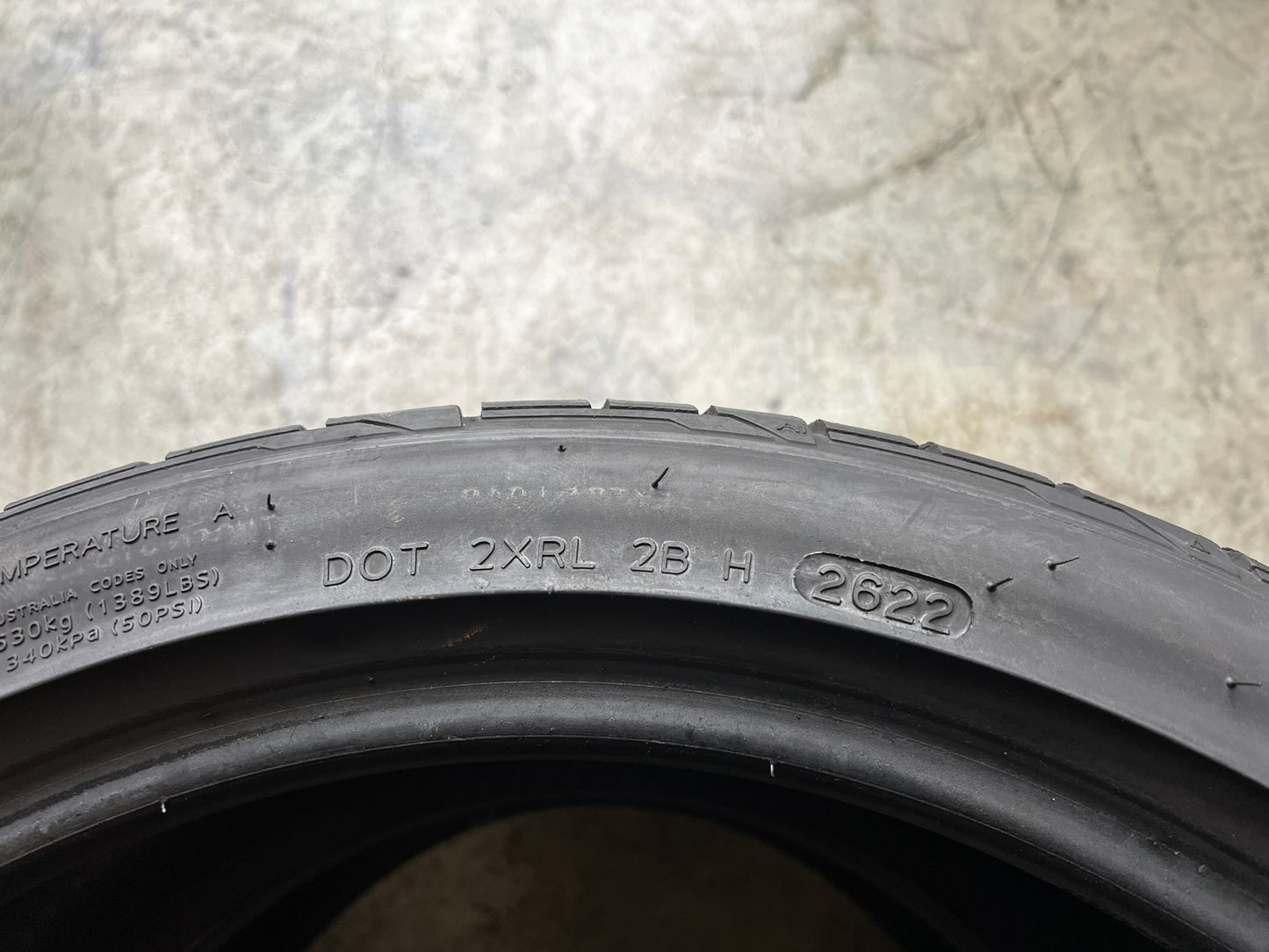 Usato: 2 Gomme 225/40R18 92Y XL Hankook estive 80% residui