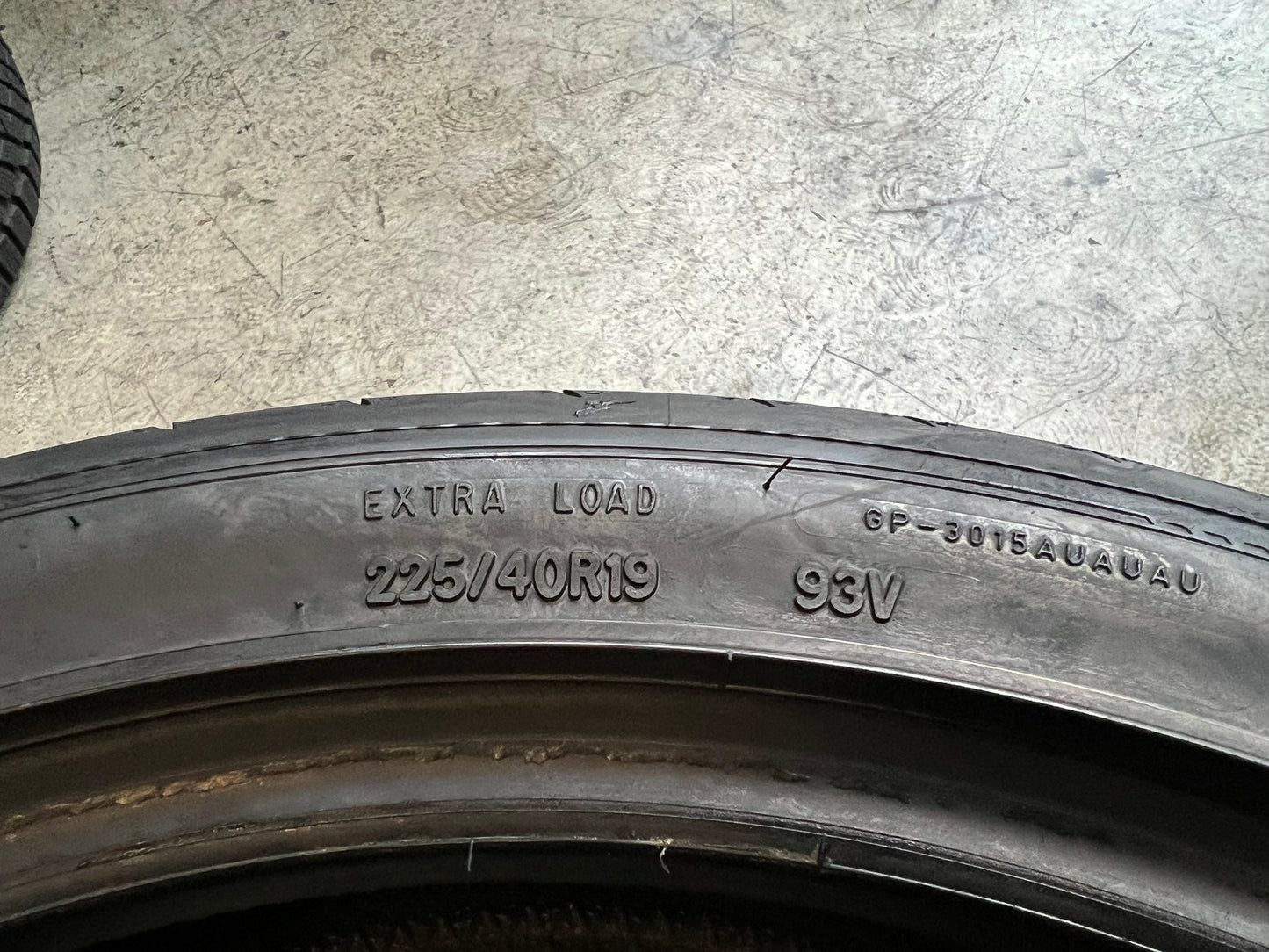 Usato: 2 Gomme 225/40R19 93V XL Goodyear estive 90% residui