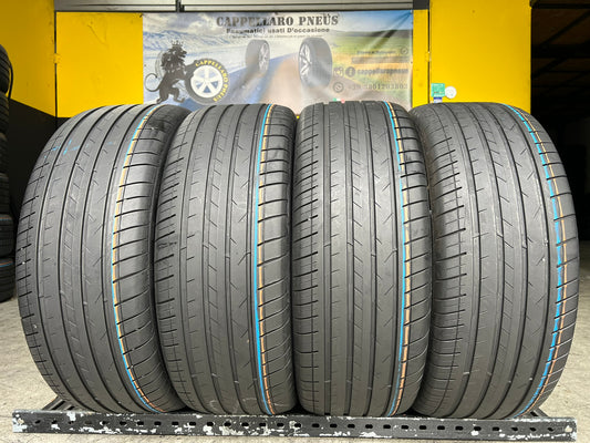 Usato: 4 Gomme 225/55R18 102Y XL Vredestein estive 85% residui