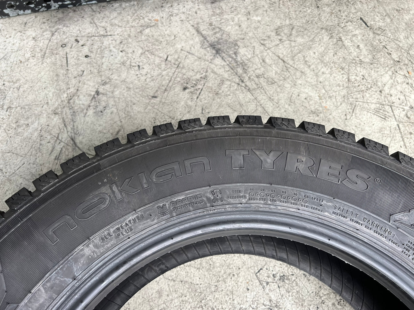 Usato: 4 Gomme 195/75R16 C 110/108R Nokian invernali 80% residui