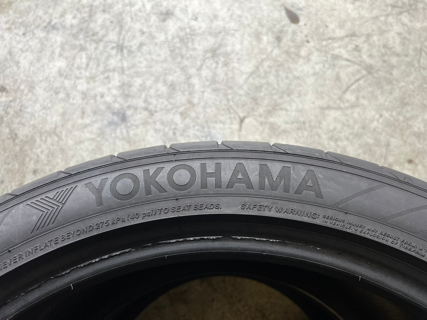 Usato: 2 Gomme 325/35R22 114Y XL Yokohama estive 90% residui