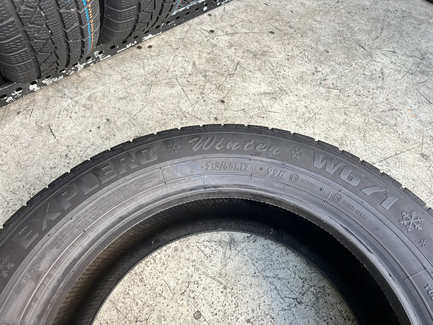 Usato: 4 Gomme 215/65R17 99H Petlas invernali 95% residui