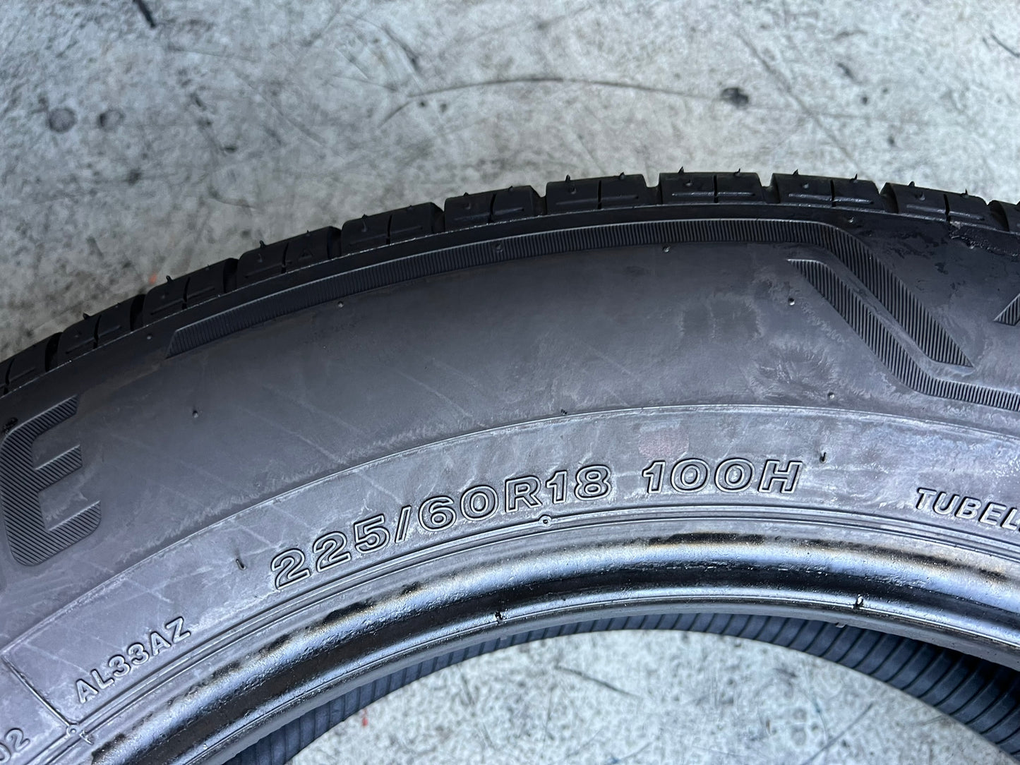 Usato: 2 Gomme 225/60R18 100H Bridgestone estive 85% residui