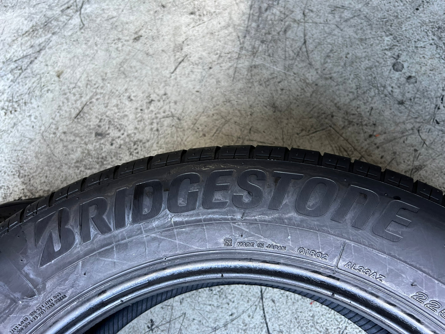 Usato: 2 Gomme 225/60R18 100H Bridgestone estive 85% residui