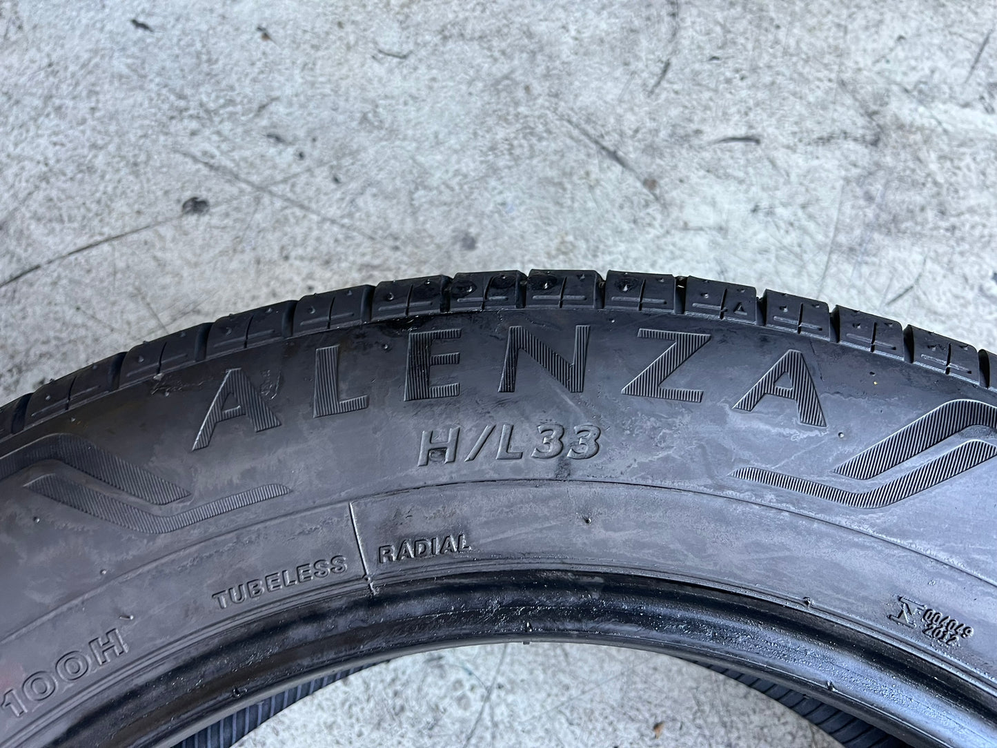 Usato: 2 Gomme 225/60R18 100H Bridgestone estive 85% residui